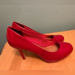 Madden Girl red pumps size 8